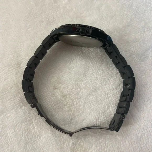 Timex Men’s Black on Black, Stainless Steel Bracelet. - Picture 4 of 6